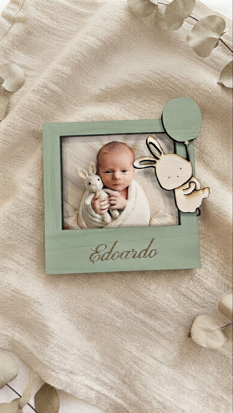 Cornice Portafoto Personalizzata con Coniglietto e Palloncino (Magnetica)